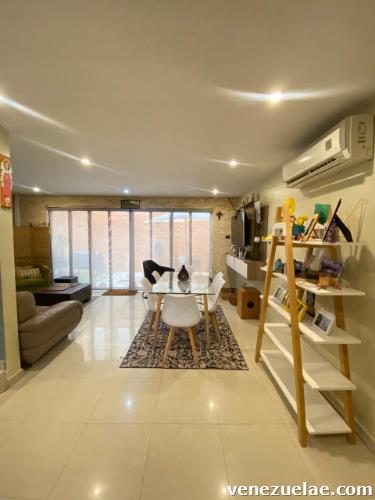 Marbella Mendoza vende bello tonwhouse