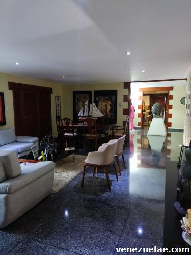 Venta exclusiva casa cerca de la mesquita